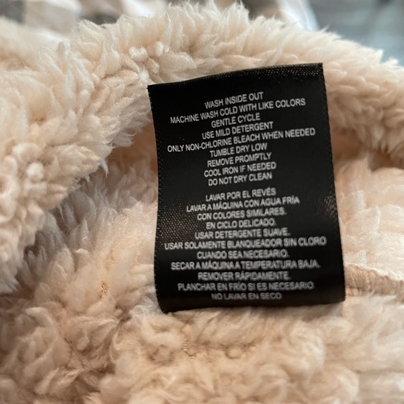 NWT, 32 DEGREE FAUX SHERPA PULLOVER - Picture 3 of 4